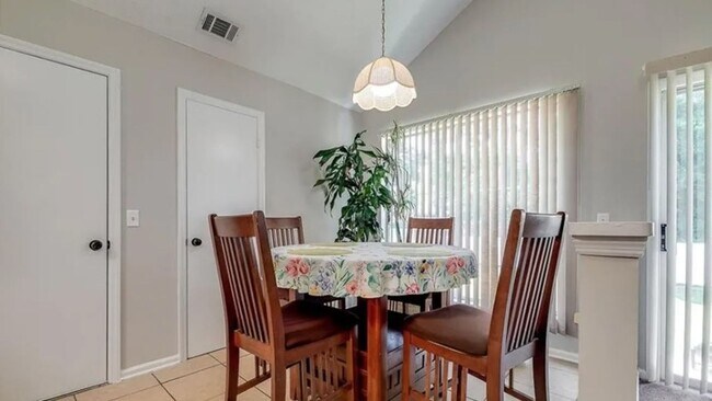 Building Photo - Cozy 3/2 Home located in Georgetown neighborhood