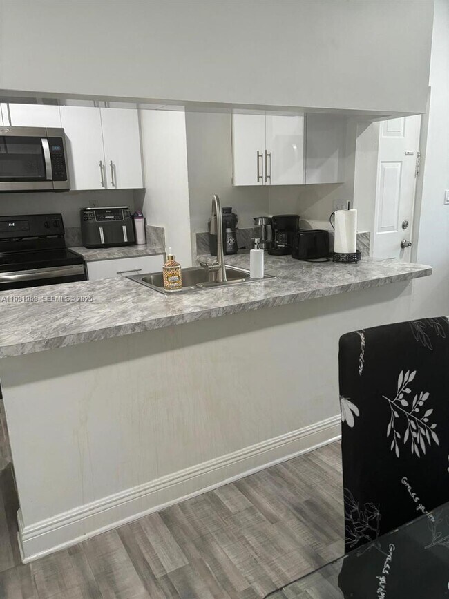 Building Photo - 6740 NW 175th Ln