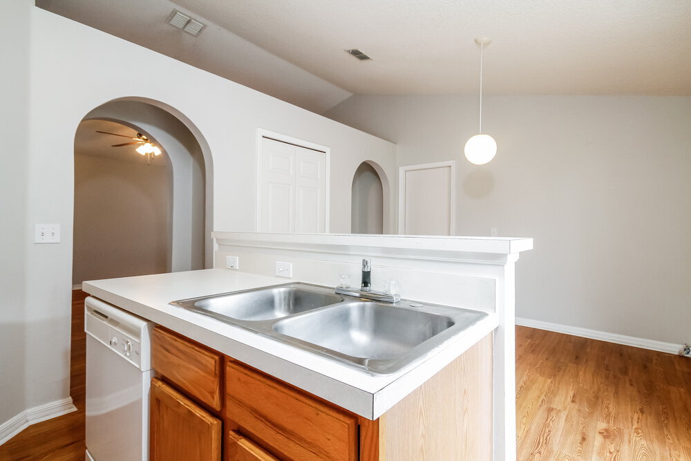 Building Photo - 30319 Birdhouse Dr