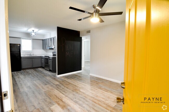 Building Photo - 4333 Rosemont Dr #B