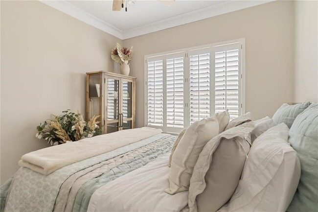 Building Photo - 7242 Hamilton Rd