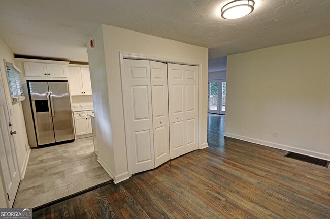 Building Photo - 4985 Crowe Dr SE
