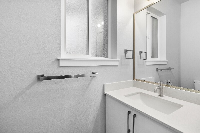 Building Photo - 5724 Sterling Ave