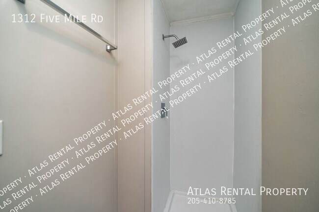 Building Photo - 1312 5 Mile Rd