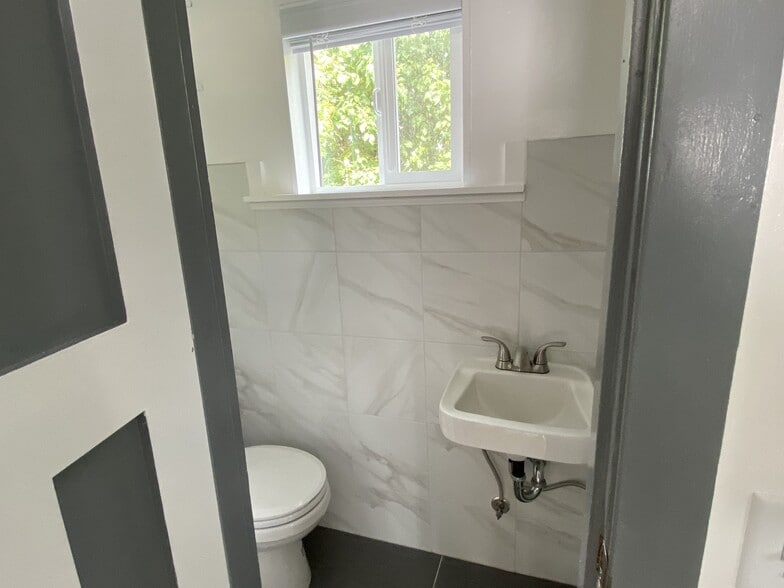 Building Photo - 2120 15th St