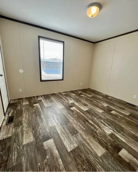 Building Photo - 6580 N Hampshire Dr