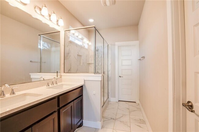 Building Photo - 9707 McKnight Lp