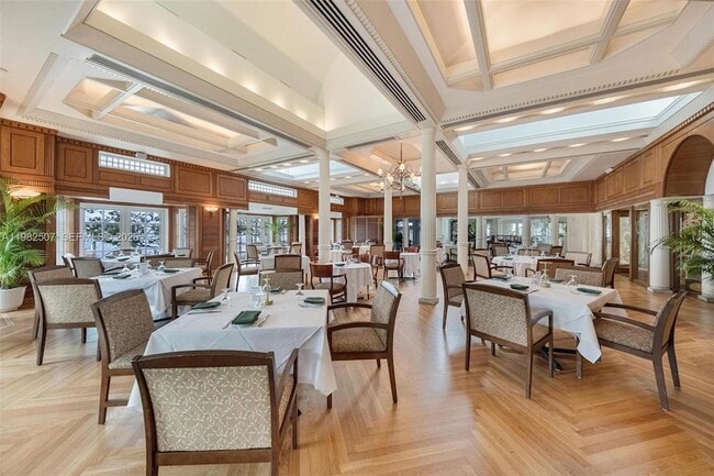 Building Photo - 2000 Towerside Terrace