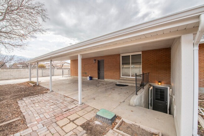 Building Photo - American Fork