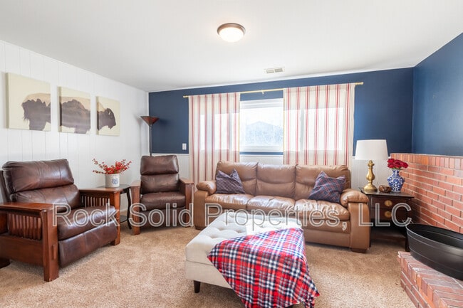 Building Photo - 1308 Green Acres Ct