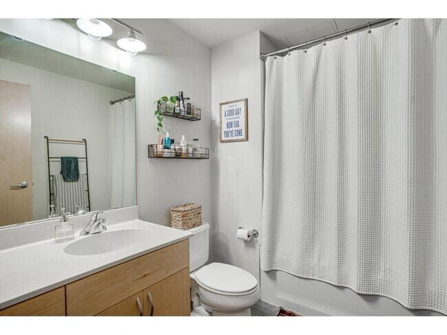 Building Photo - 730 N 4th St