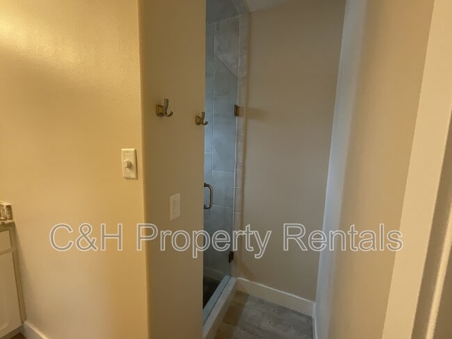 Building Photo - 5506 Sunny Cv