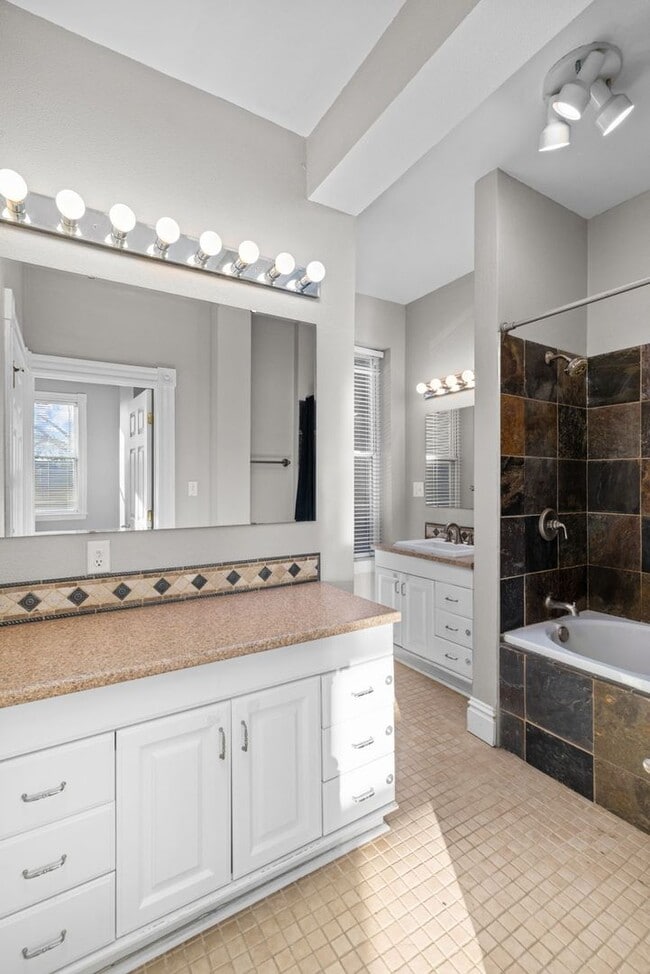 Building Photo - High end, 3 bedroom single family home in The Grove!