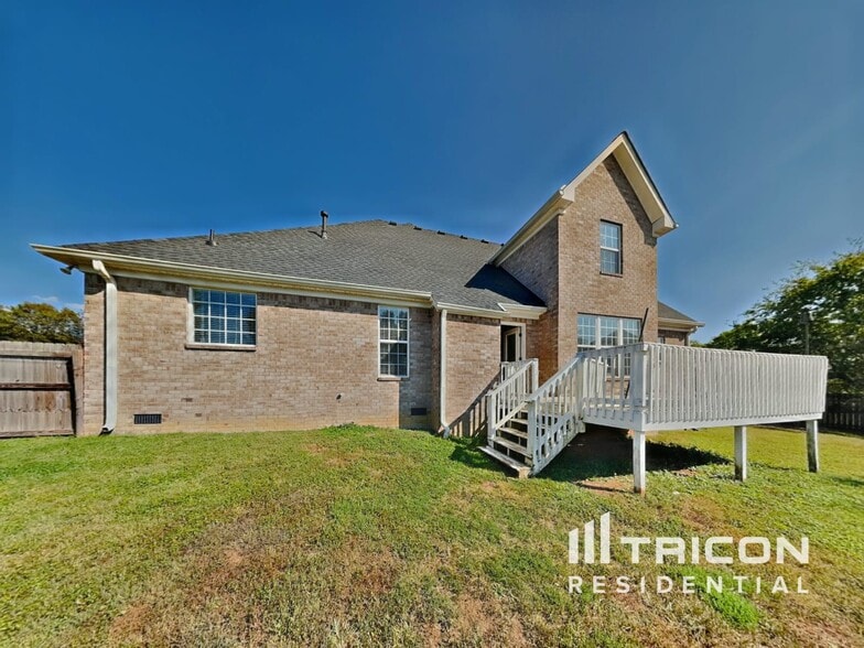 Building Photo - 1012 Pittman Dr
