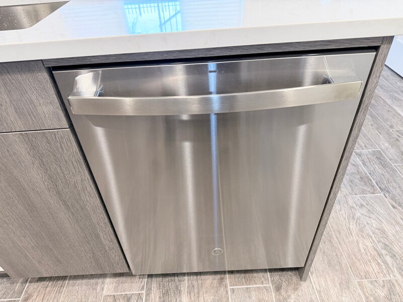 Building Photo - 6530 S Champlain Ave