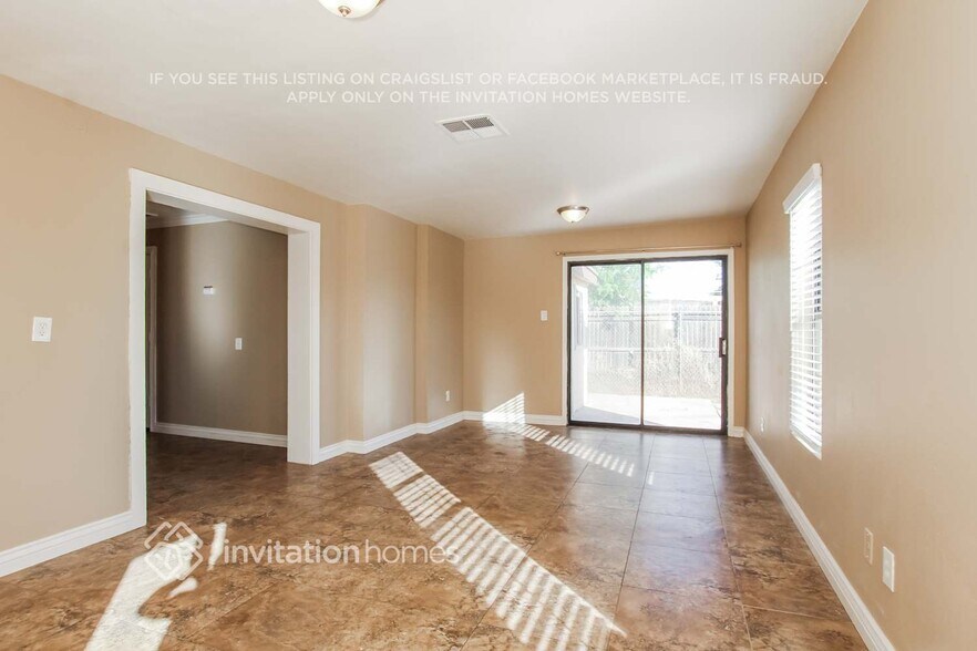 Building Photo - 3231 E Granada Rd