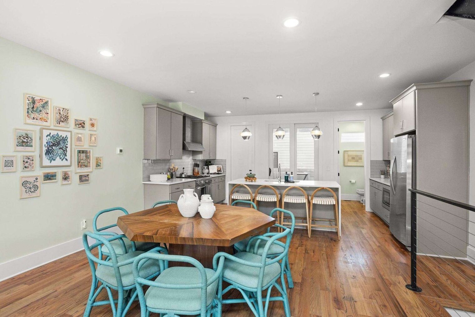 Building Photo - 1714 8th Ave S