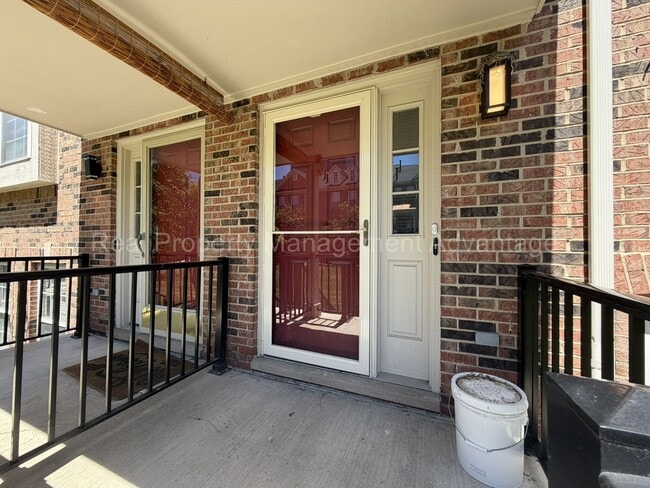 Building Photo - Rare and Modern Downtown Southfield Condo with 3 Beds, 2.5 Baths + 2-Car Garage