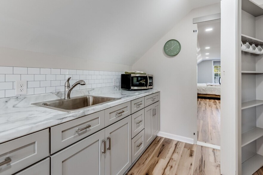 Building Photo - 113 Gladys Ln