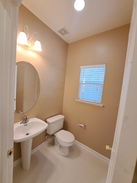 Building Photo - 4950 Trouville Ln