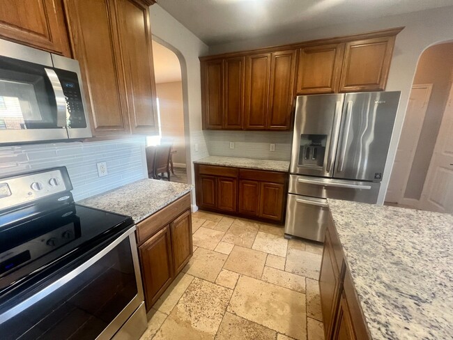 Building Photo - Rare Huge 5 Bedroom in Leander, TX