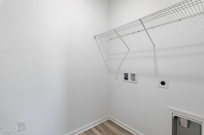 Building Photo - 56 Silverthorn St