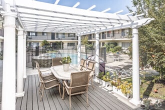 Building Photo - Chanteclair Apartments