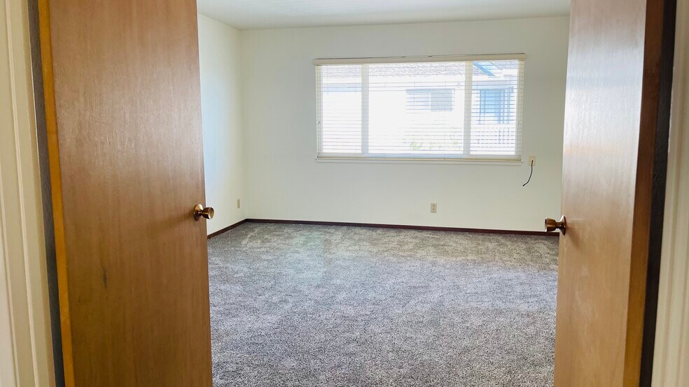Master bedroom - 520 Escalona Dr