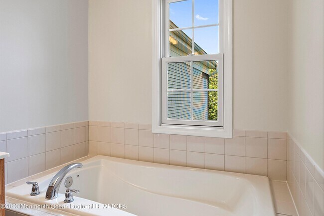Building Photo - 86 Deepwater Cir