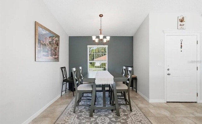 Building Photo - 24 Radcliffe Dr