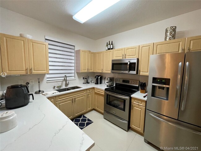 Building Photo - 876 NW 135th Terrace