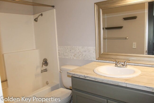 Building Photo - Beautiful upgraded 2BR condo in the Quail ...
