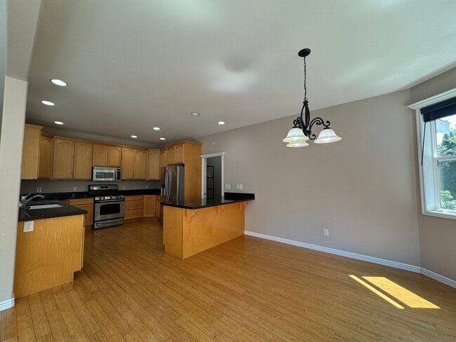 Building Photo - 4467 Castlerock Dr