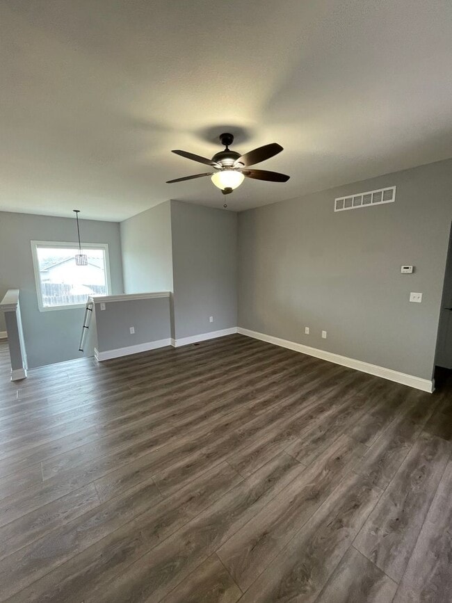 Building Photo - 3419 Laughlin St