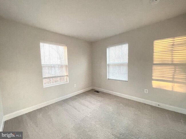 Building Photo - 3667 Duckhorn Way