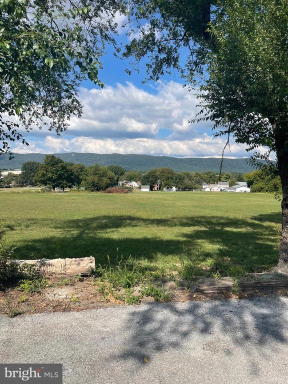 Building Photo - 104 Linden Ln