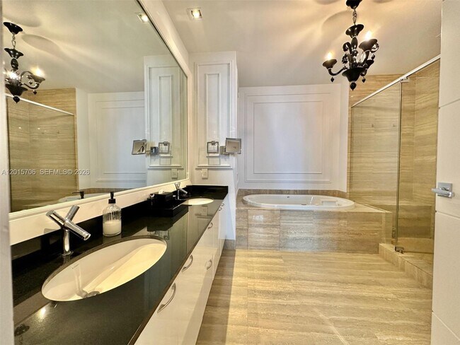 Building Photo - 15811 Collins Ave