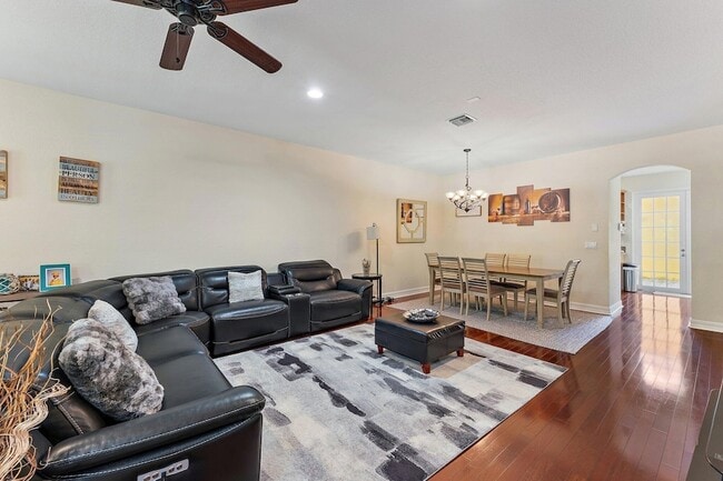 Building Photo - 150 Lismore Ln