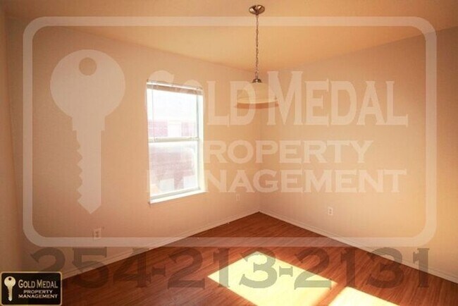 Building Photo - 2806 Cantabrian Dr
