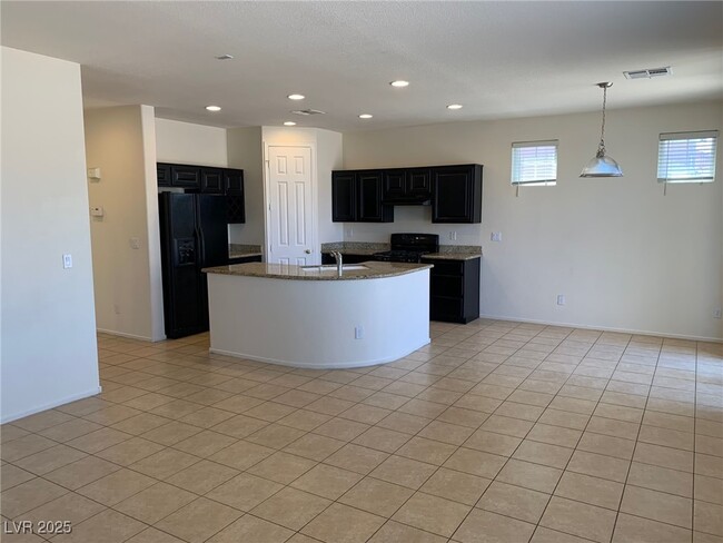 Building Photo - 3368 Osiana Ave