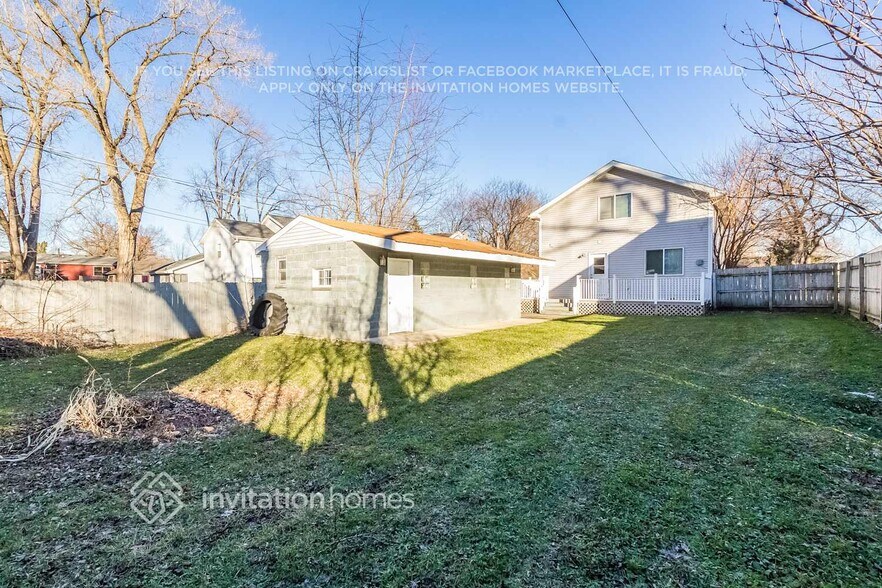 Building Photo - 380 Elmwood Ave
