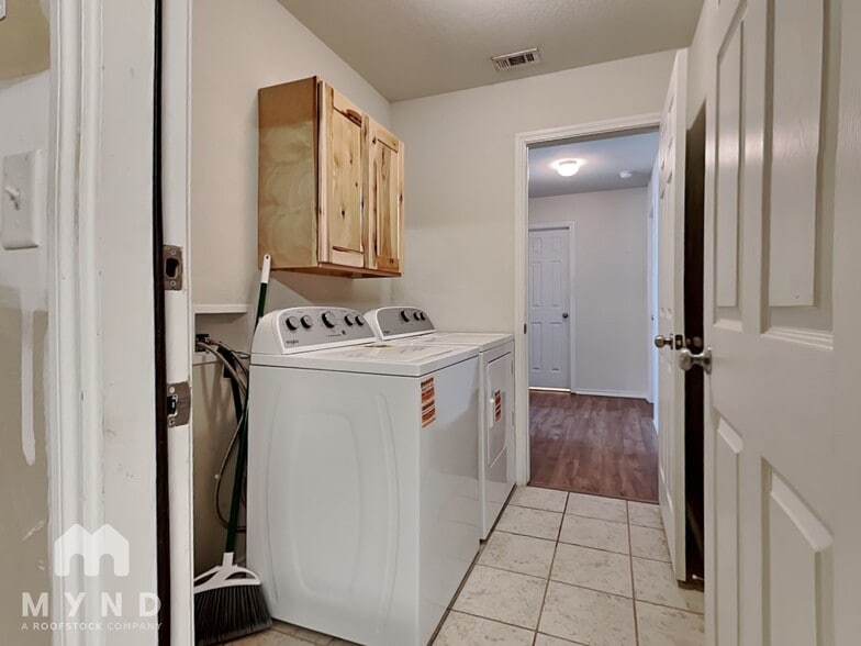 Building Photo - 7514 Saratoga Kln