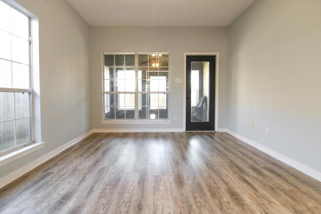 Building Photo - 7943 Audubon Dr