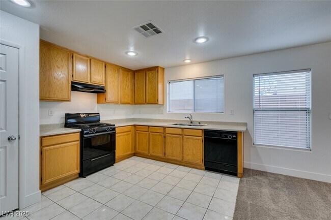 Building Photo - 11924 Lemon Balm St