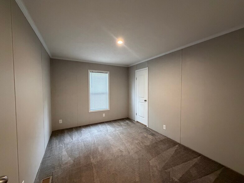 Building Photo - 1539 Huron Ct