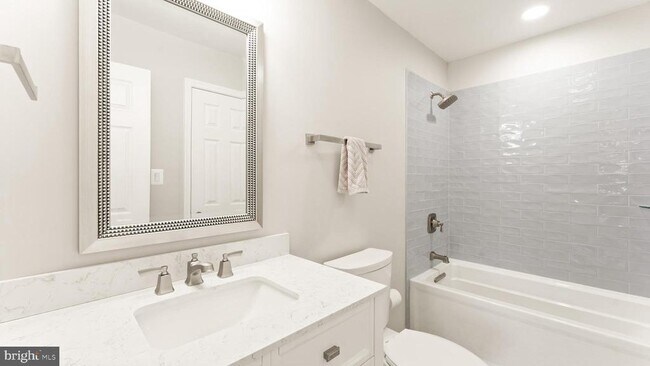 Building Photo - 12168 Springwoods Dr