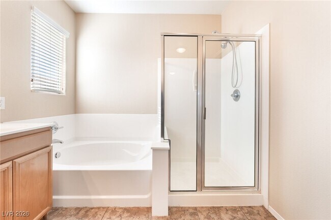 Building Photo - 10625 Mt Jefferson Ave