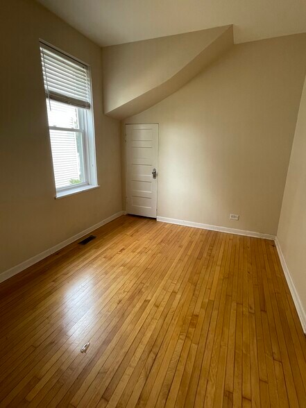 Building Photo - 4328 N Springfield Ave