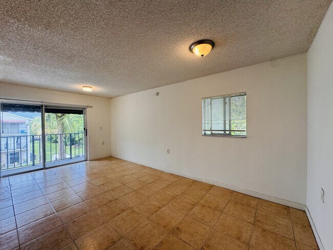 Building Photo - 1068 Benoist Farms Rd