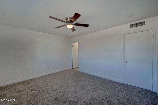 Building Photo - 11832 N Balboa Dr